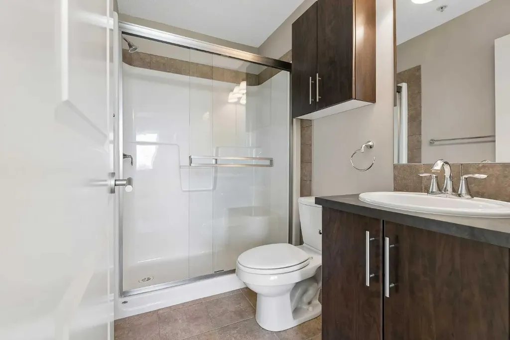 2727 28 Avenue SE Calgary AB T2B 0L4