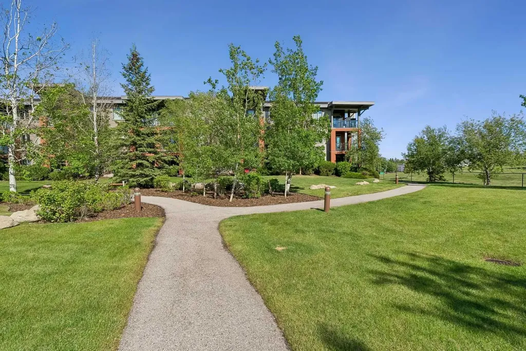 2727 28 Avenue SE Calgary AB T2B 0L4