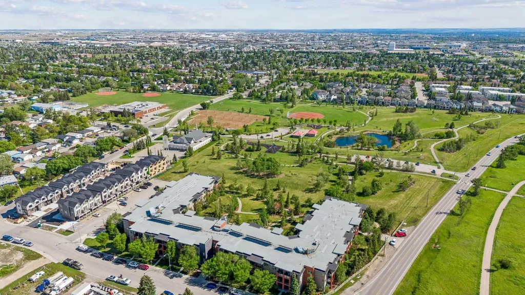 2727 28 Avenue SE Calgary AB T2B 0L4
