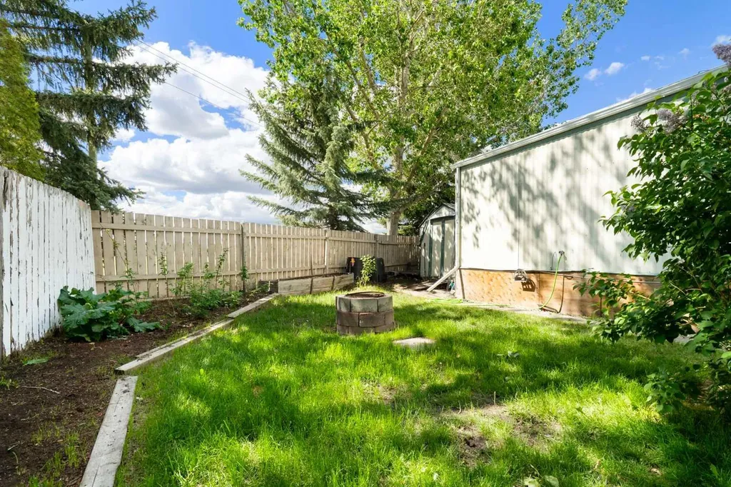 21 Homestead Way SE High River AB T1V 1J7