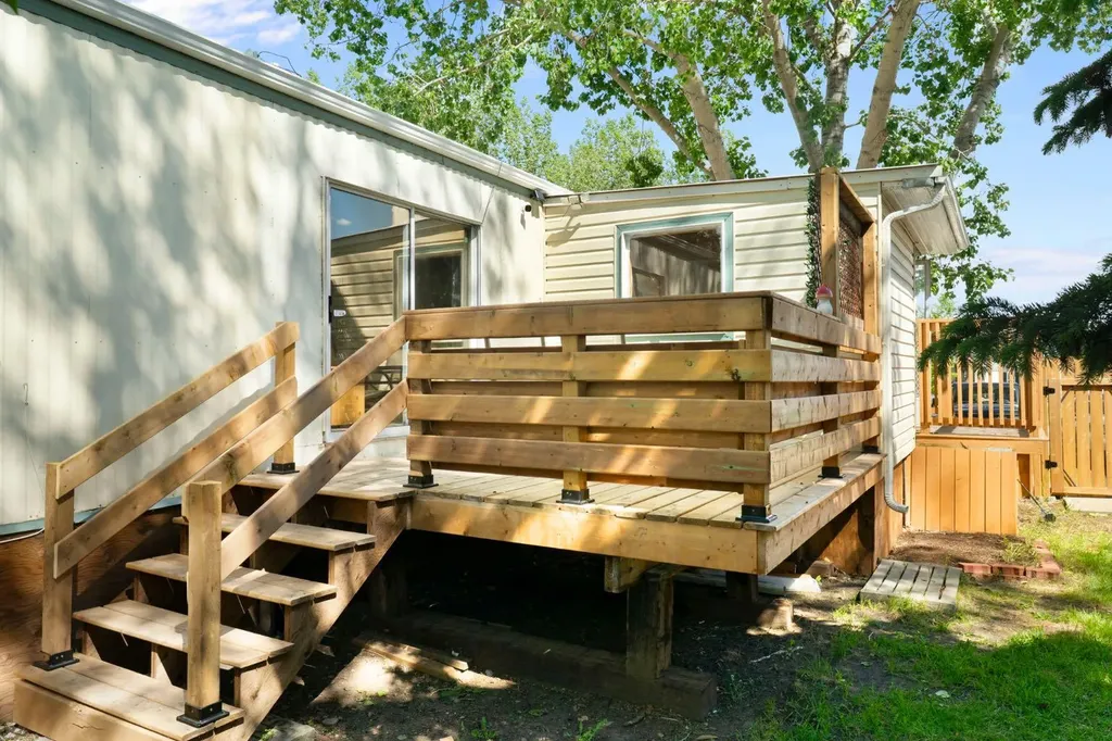 21 Homestead Way SE High River AB T1V 1J7