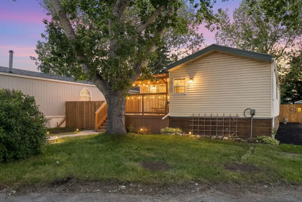 21 Homestead Way SE High River AB T1V 1J7