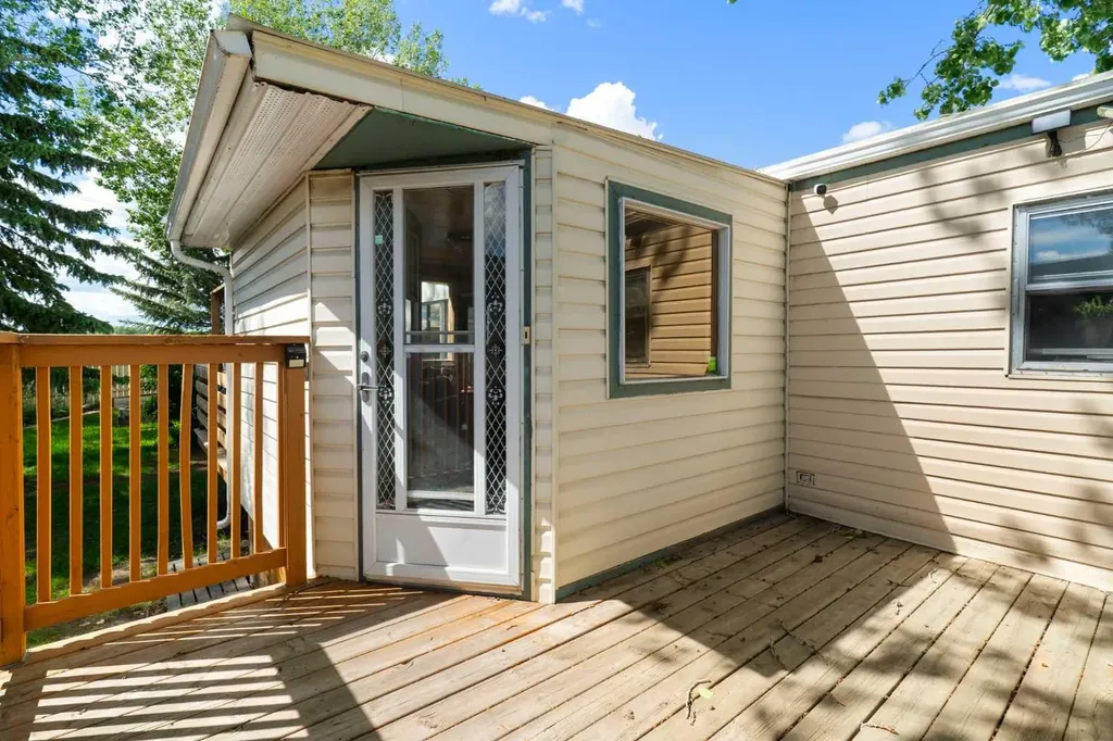 21 Homestead Way SE High River AB T1V 1J7