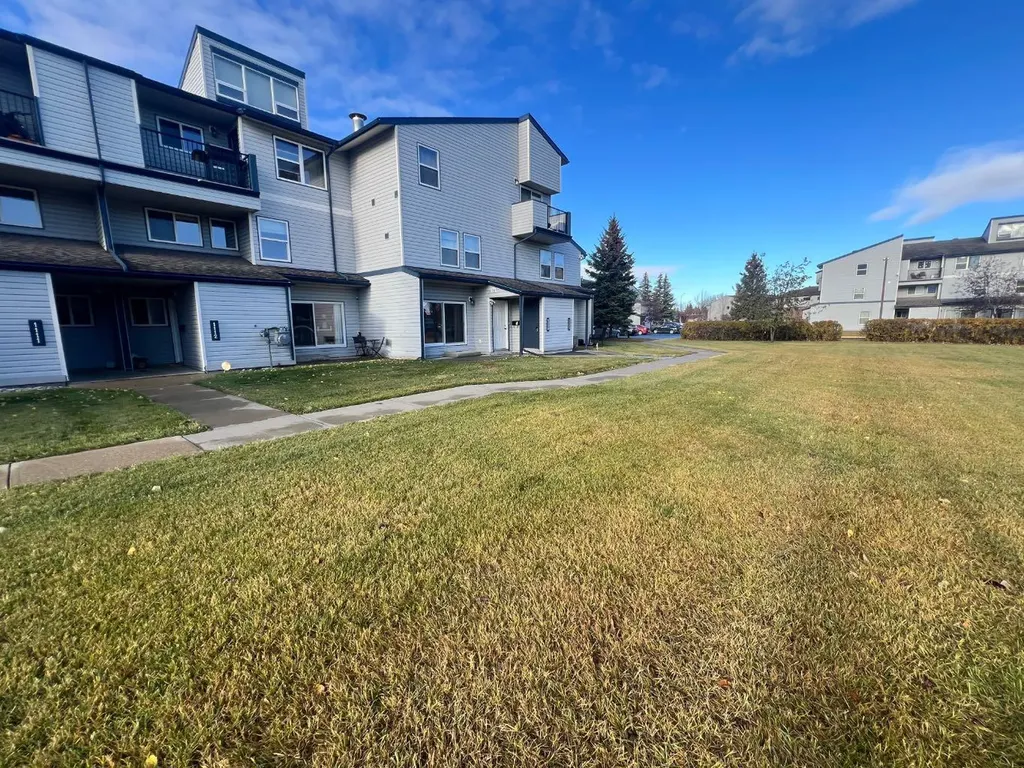 7201 Poplar Drive Grande Prairie AB T8V6C5