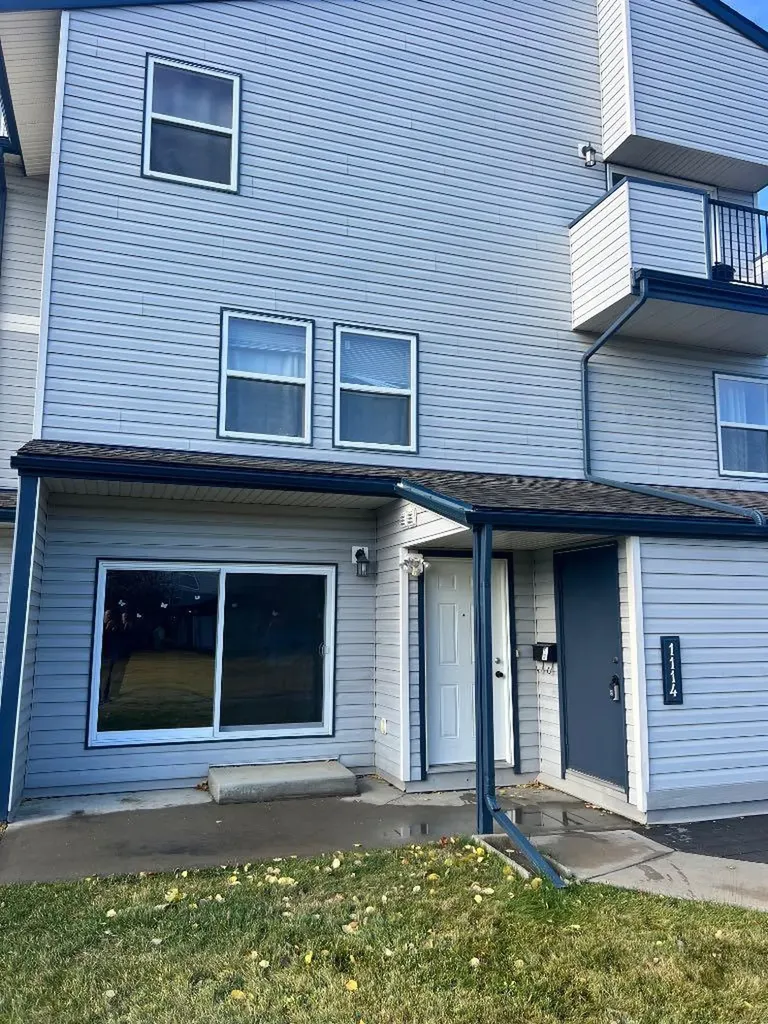 7201 Poplar Drive Grande Prairie AB T8V6C5