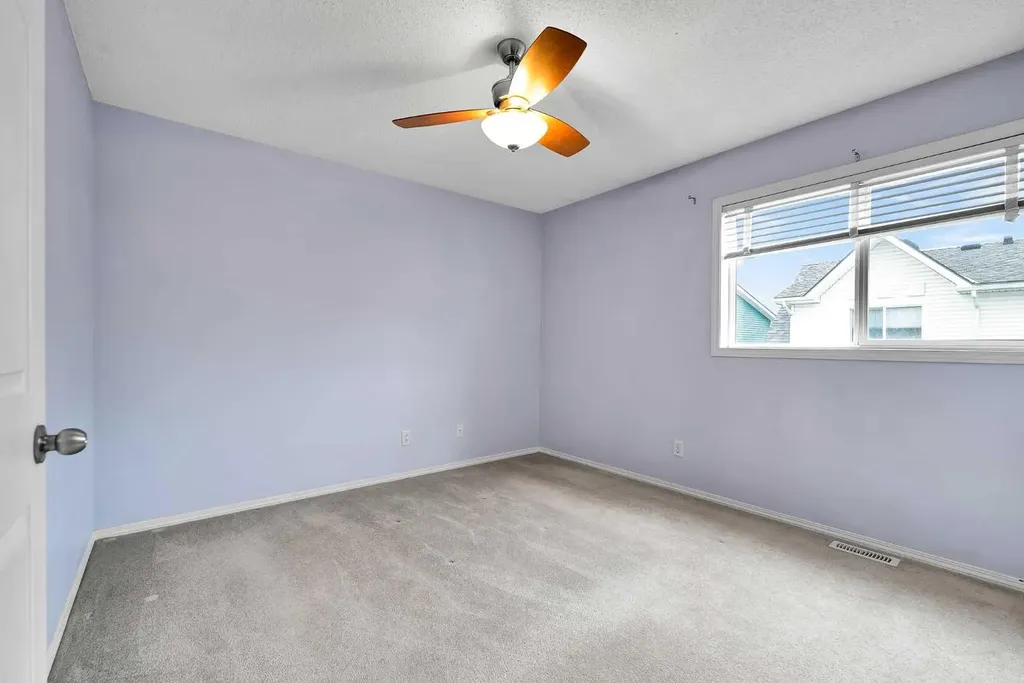 207 Mckenzie Towne Gate SE Calgary AB T2Z 4G2
