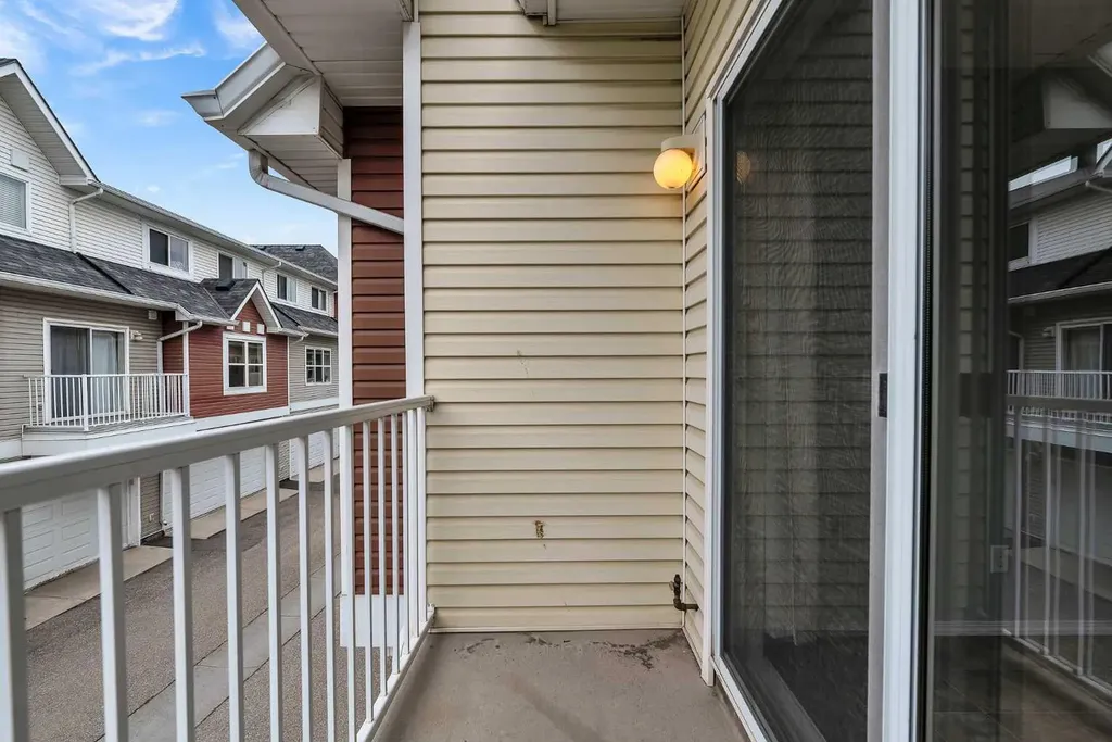 207 Mckenzie Towne Gate SE Calgary AB T2Z 4G2