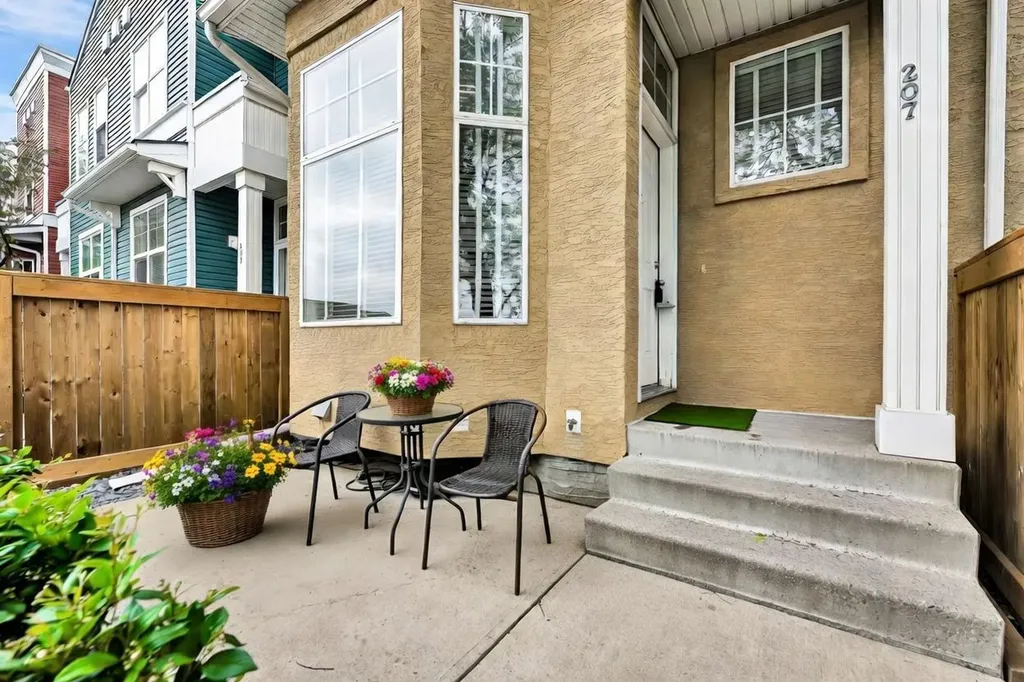 207 Mckenzie Towne Gate SE Calgary AB T2Z 4G2