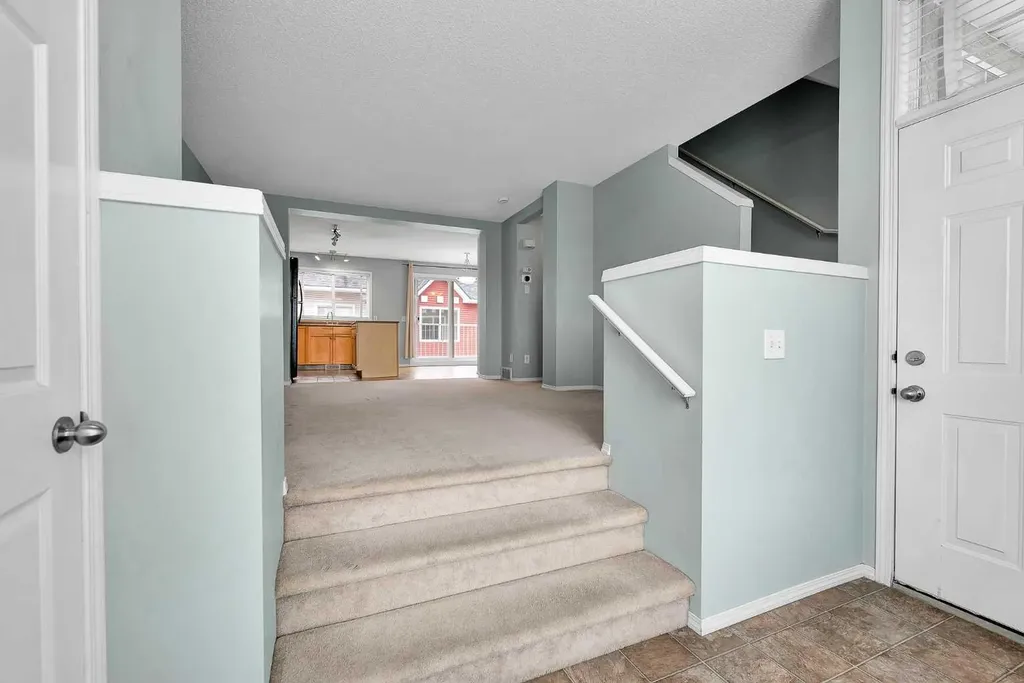 207 Mckenzie Towne Gate SE Calgary AB T2Z 4G2