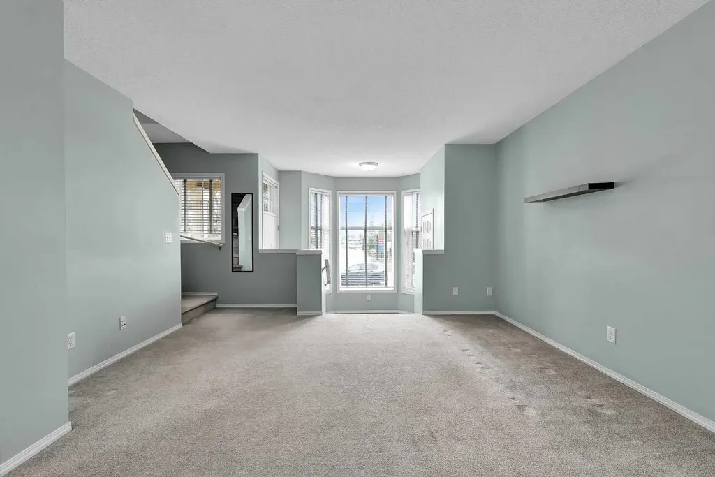 207 Mckenzie Towne Gate SE Calgary AB T2Z 4G2