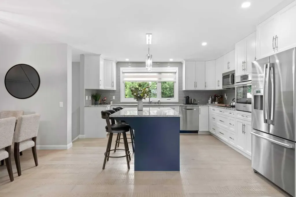 260 Parkview Place SE Calgary AB T2J4W6