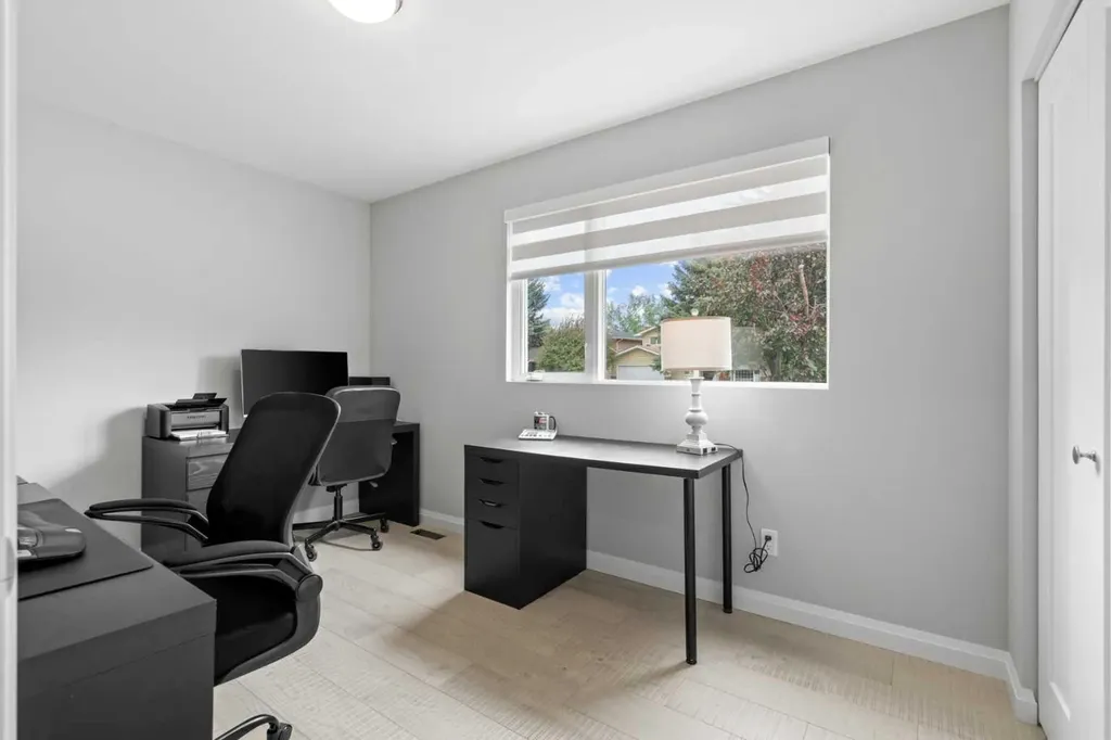 260 Parkview Place SE Calgary AB T2J4W6