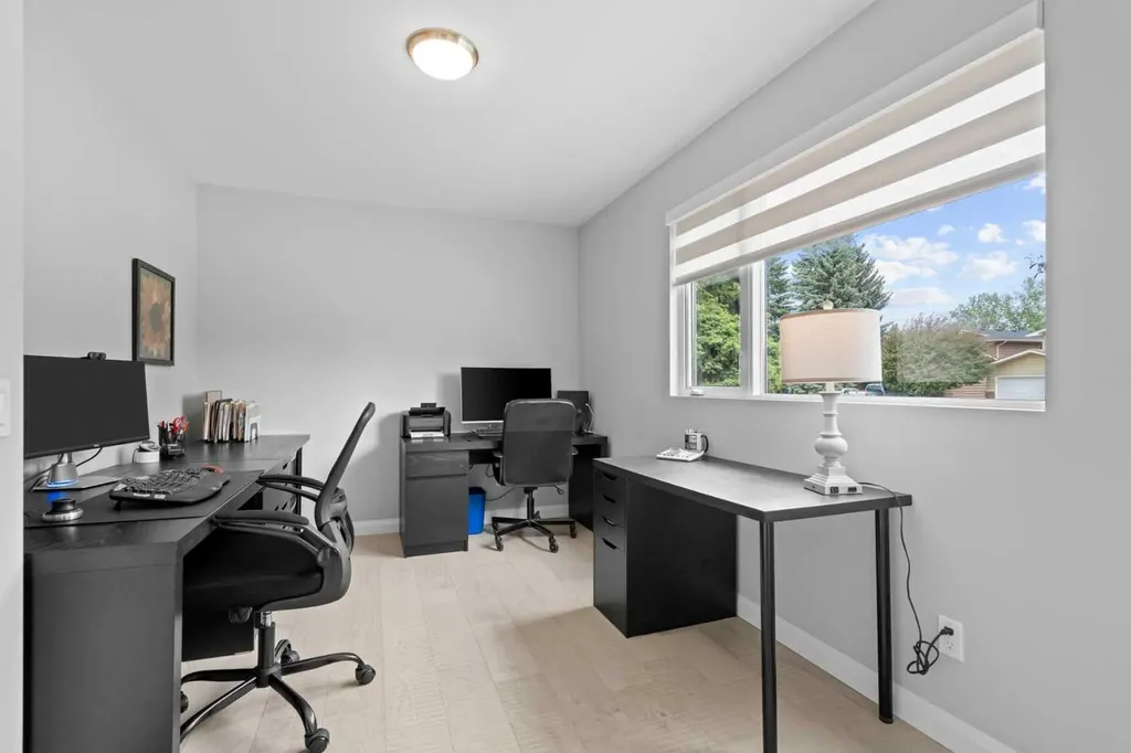 260 Parkview Place SE Calgary AB T2J4W6