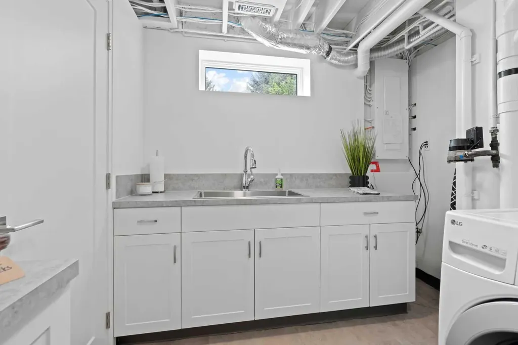 260 Parkview Place SE Calgary AB T2J4W6