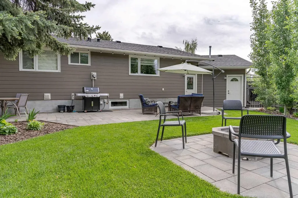 260 Parkview Place SE Calgary AB T2J4W6