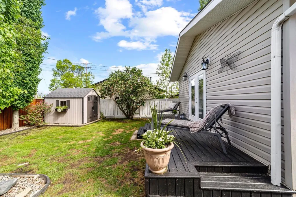 4516 67 Street Camrose AB T4V 2P9