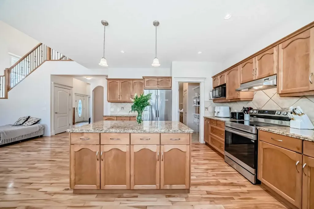 832 Coopers Square SW Airdrie AB t4b 0g5