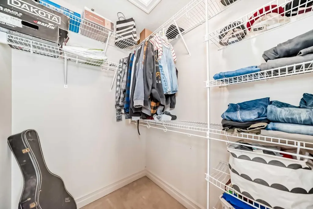 832 Coopers Square SW Airdrie AB t4b 0g5