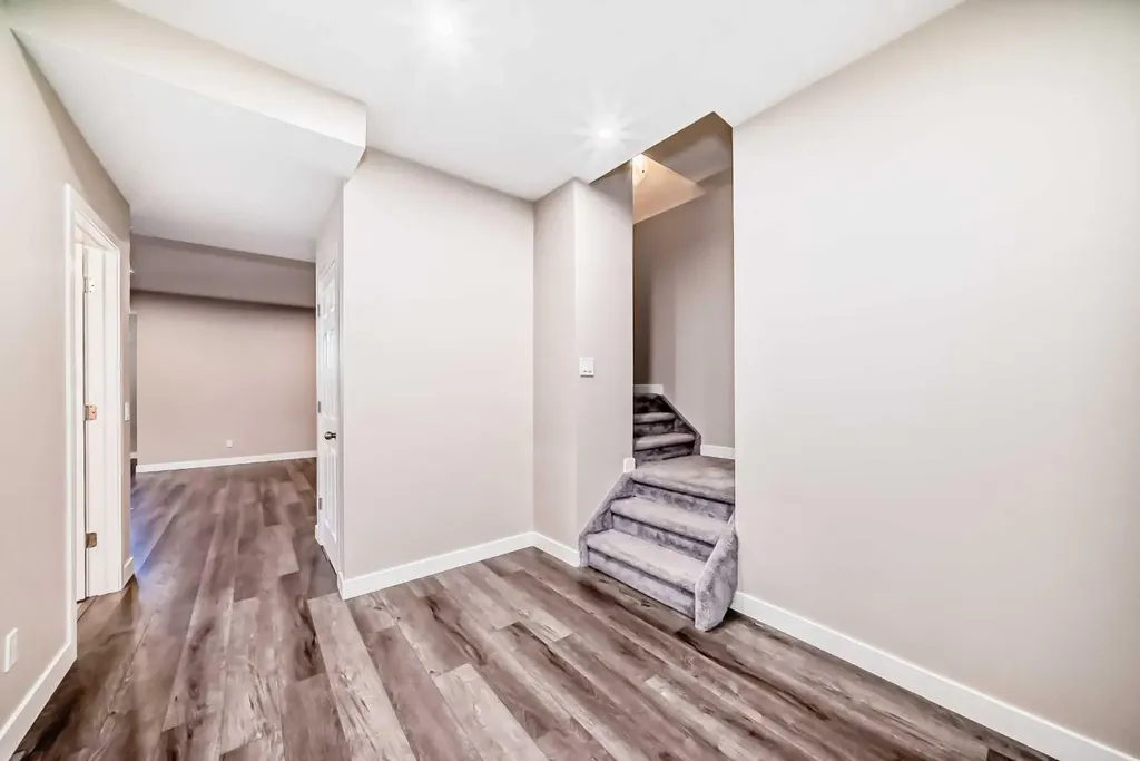832 Coopers Square SW Airdrie AB t4b 0g5