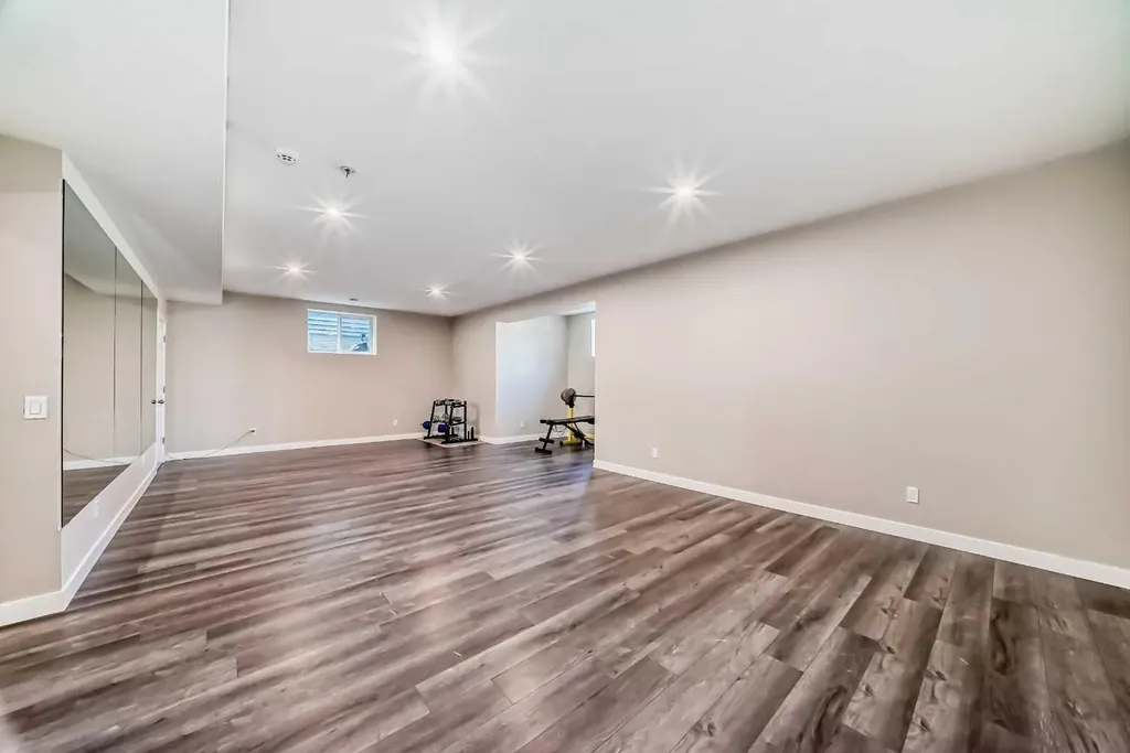 832 Coopers Square SW Airdrie AB t4b 0g5