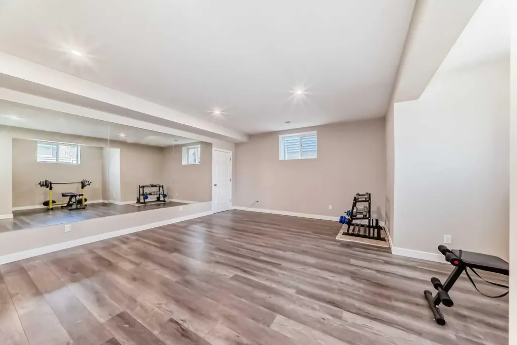 832 Coopers Square SW Airdrie AB t4b 0g5