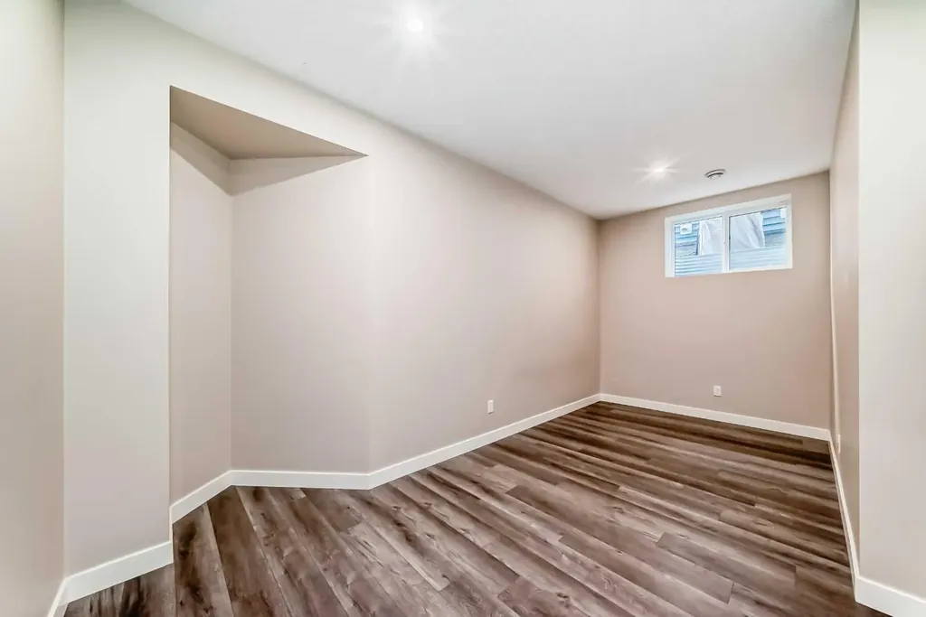 832 Coopers Square SW Airdrie AB t4b 0g5