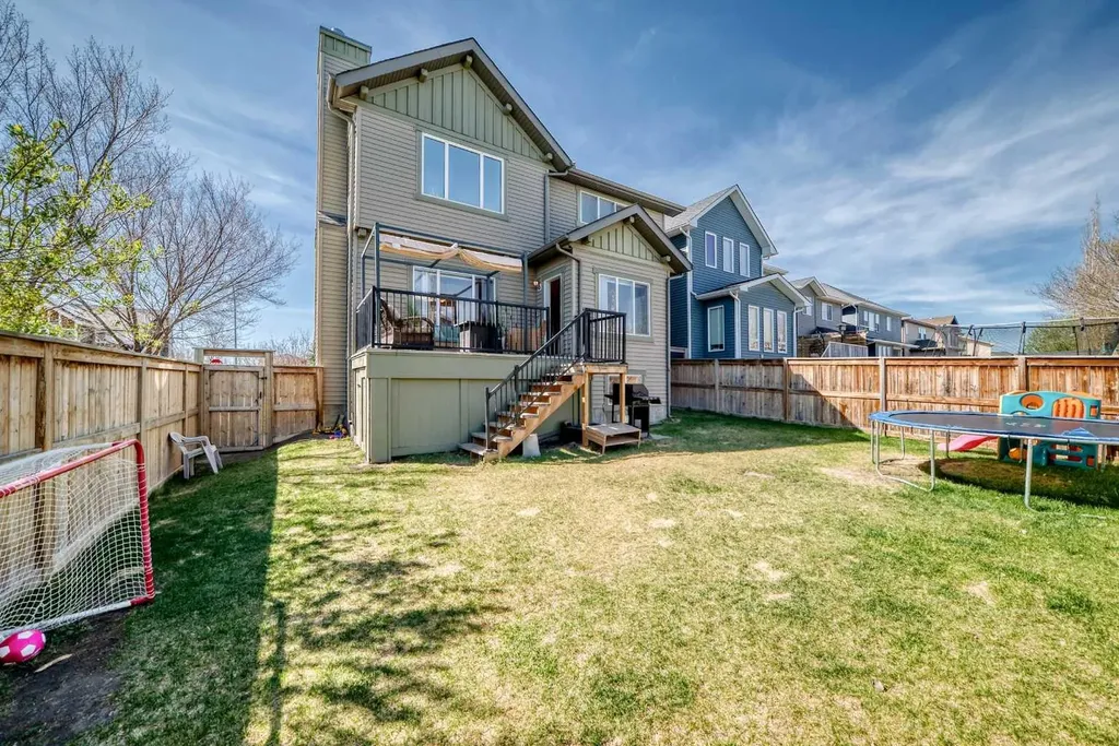 832 Coopers Square SW Airdrie AB t4b 0g5