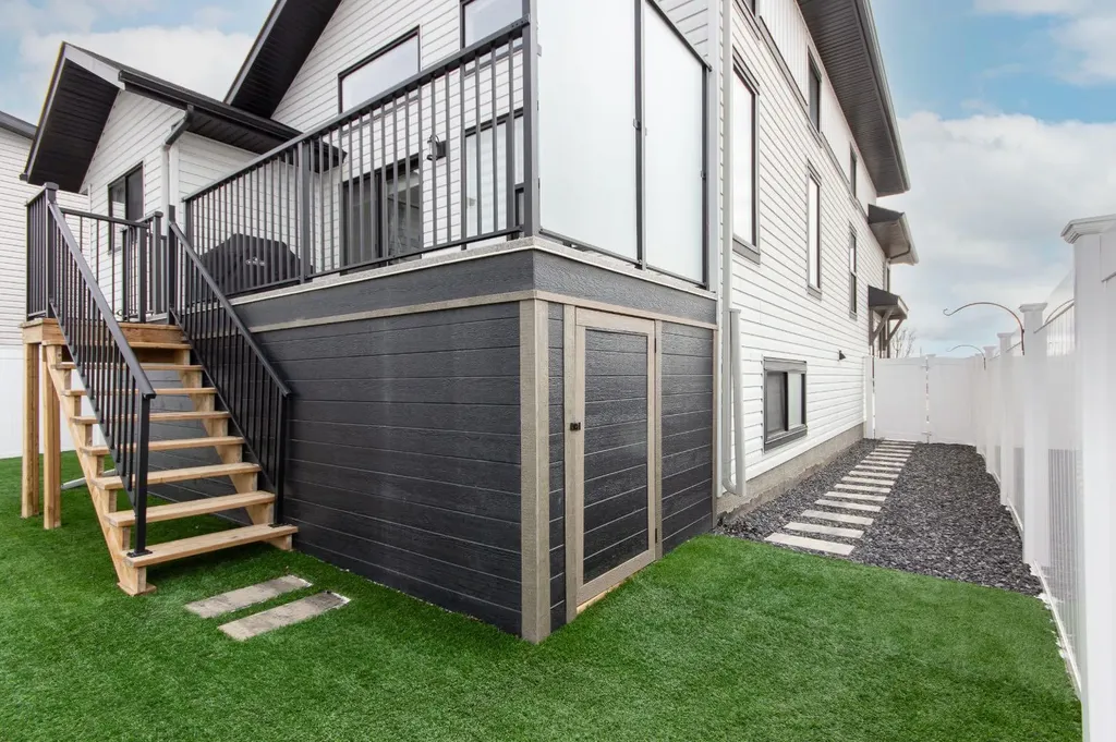 224 Emerald Drive Red Deer AB T4P 3E2
