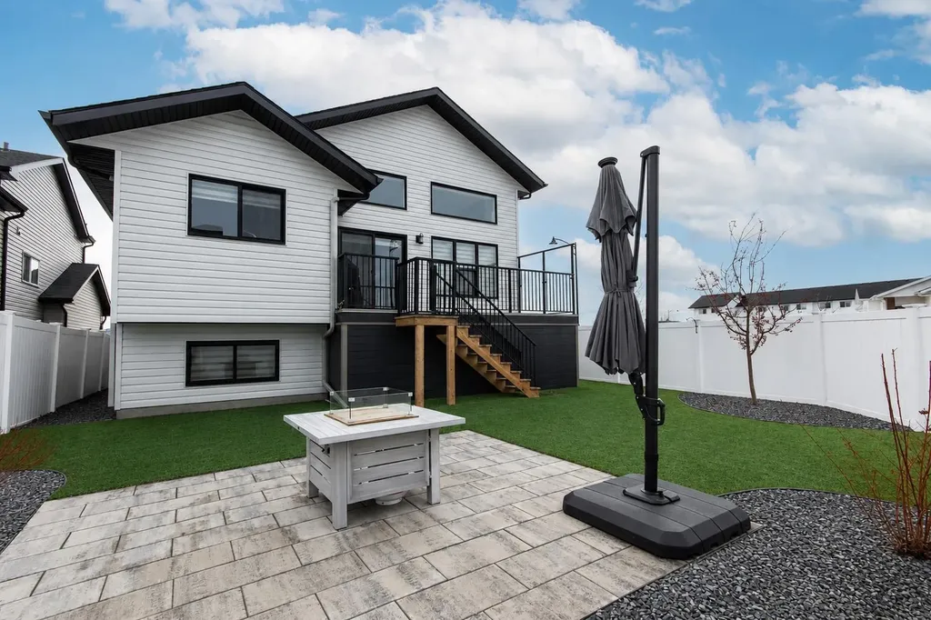 224 Emerald Drive Red Deer AB T4P 3E2