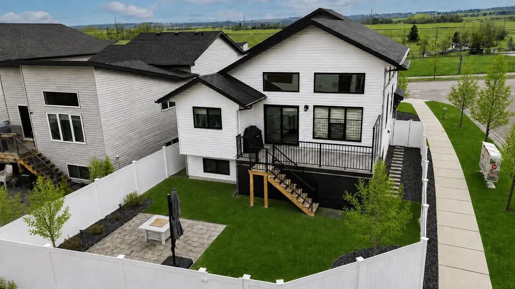 224 Emerald Drive Red Deer AB T4P 3E2