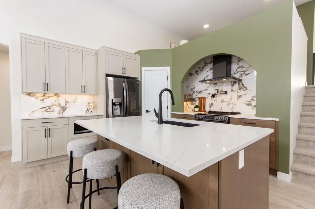 224 Emerald Drive Red Deer AB T4P 3E2