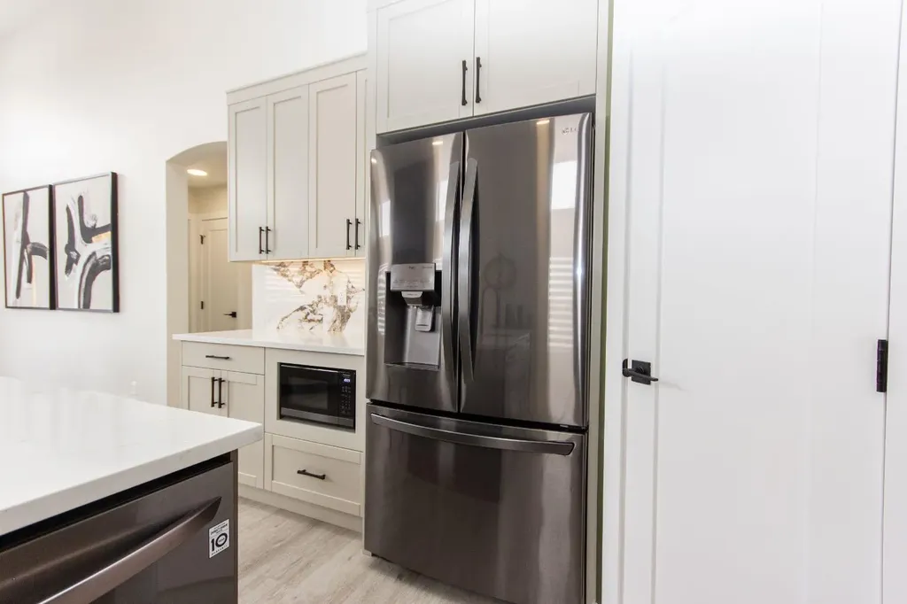 224 Emerald Drive Red Deer AB T4P 3E2