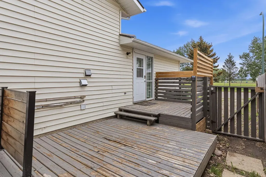 2814 45 Avenue Lloydminster SK S9V 1T1