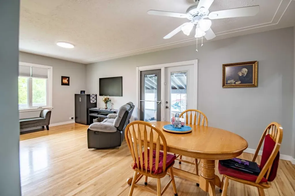 5024 43 Street Innisfail AB T4G 1K2