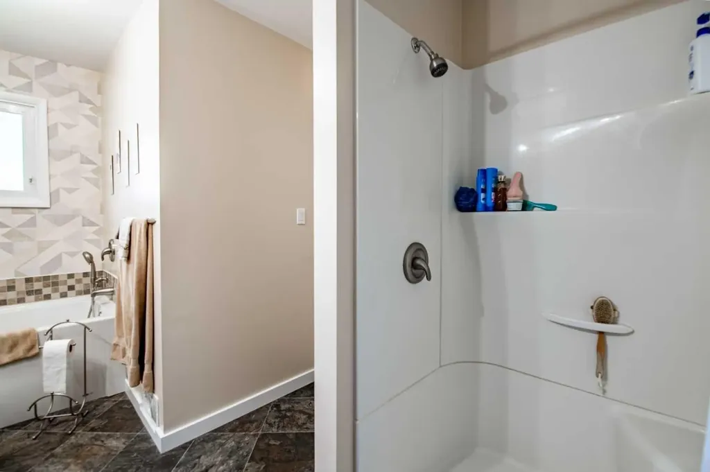 5024 43 Street Innisfail AB T4G 1K2