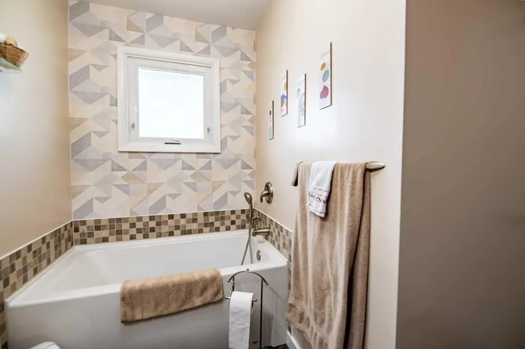 5024 43 Street Innisfail AB T4G 1K2