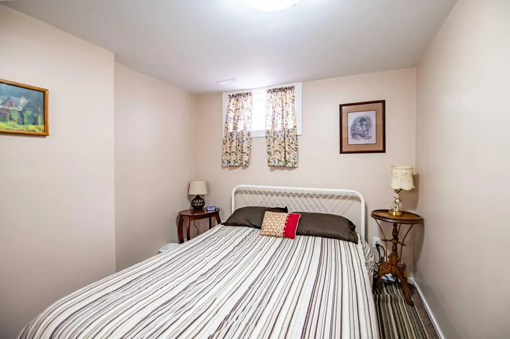 5024 43 Street Innisfail AB T4G 1K2