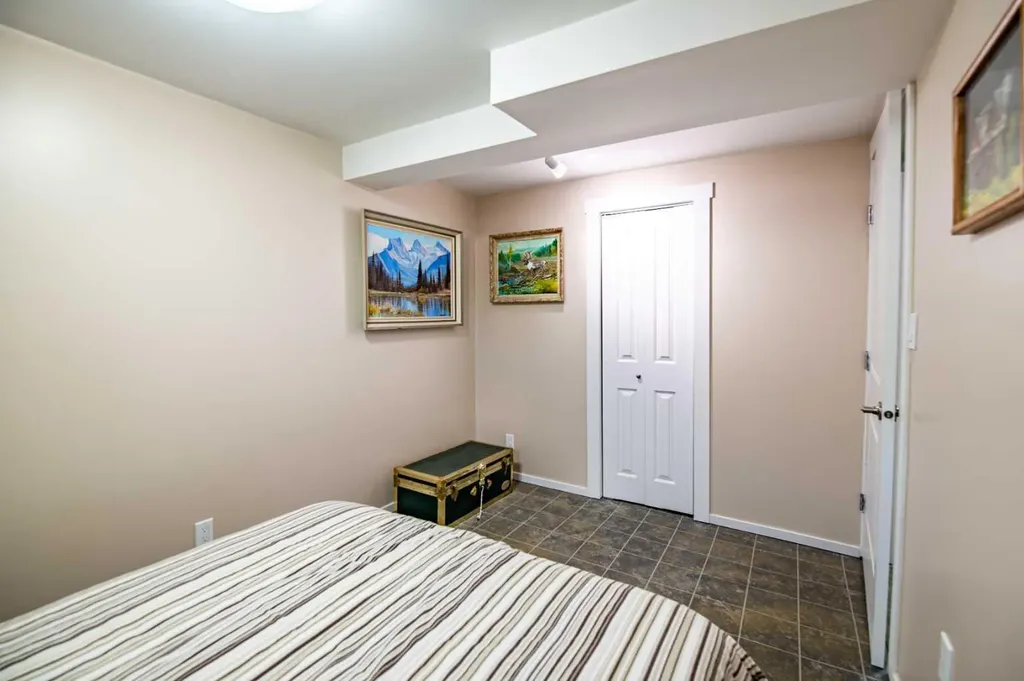 5024 43 Street Innisfail AB T4G 1K2
