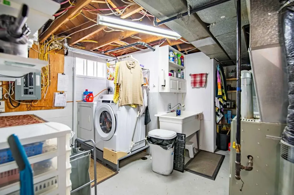 5024 43 Street Innisfail AB T4G 1K2