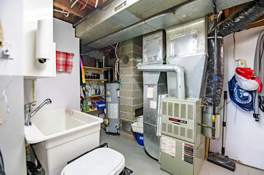5024 43 Street Innisfail AB T4G 1K2