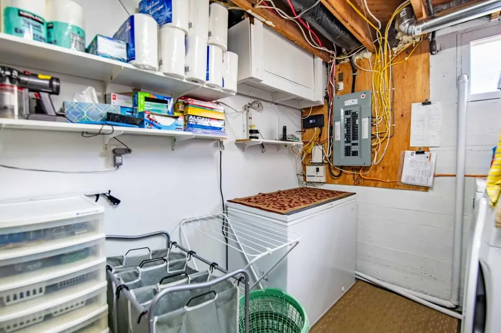5024 43 Street Innisfail AB T4G 1K2