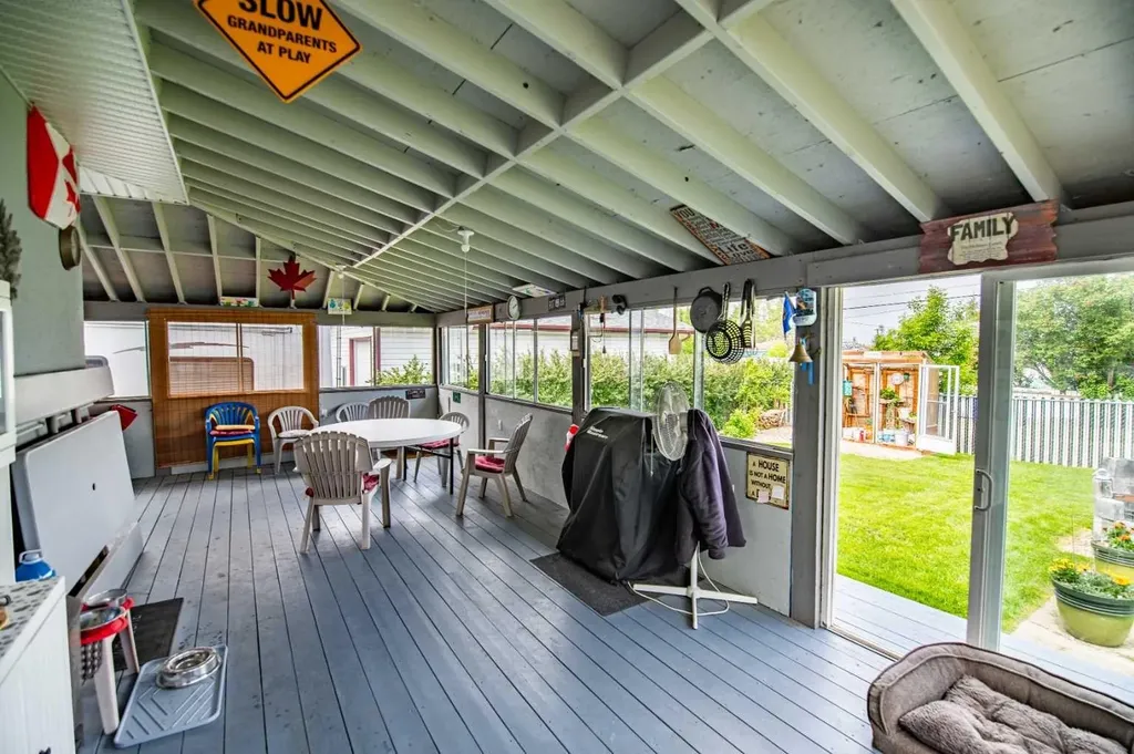 5024 43 Street Innisfail AB T4G 1K2