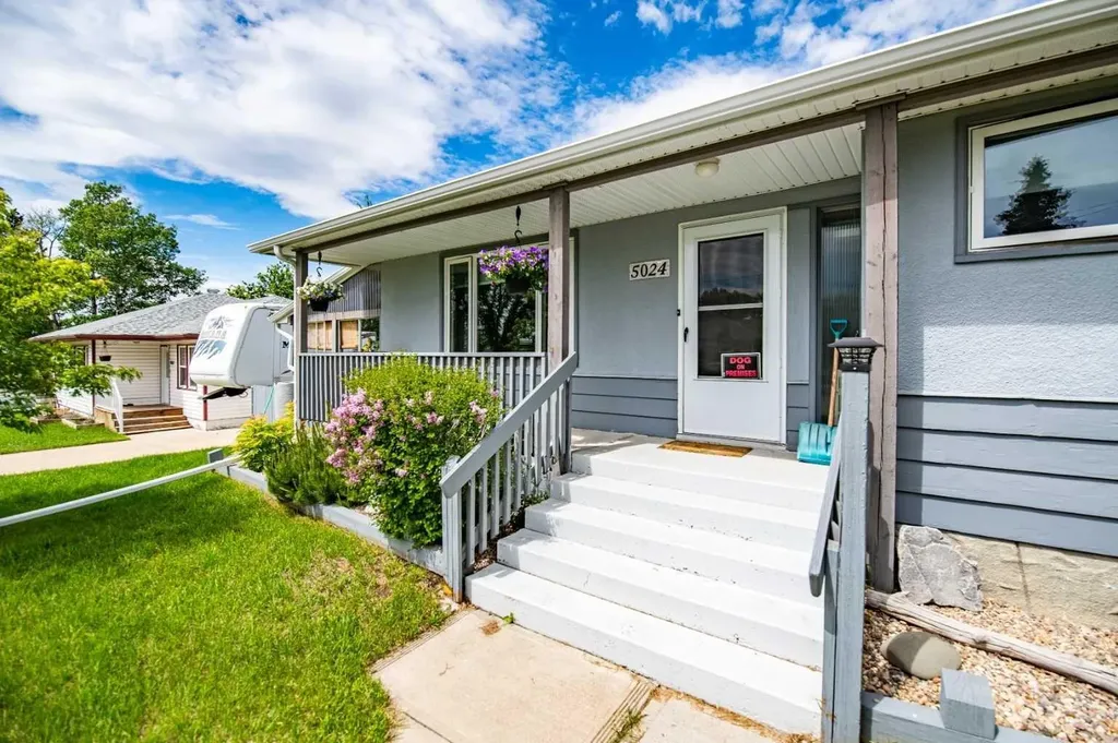 5024 43 Street Innisfail AB T4G 1K2