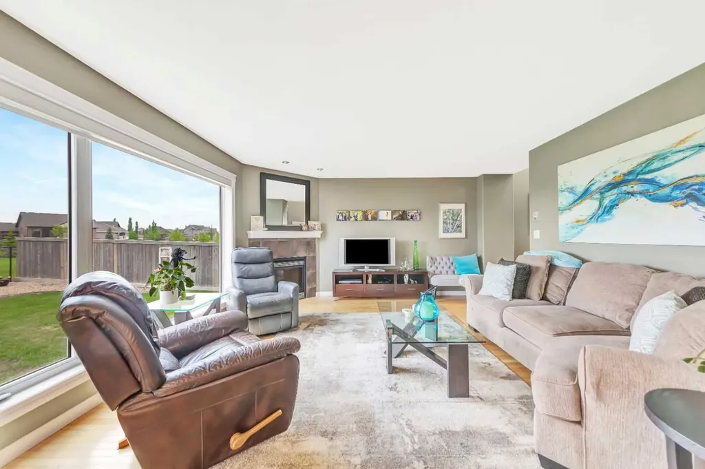 2111 56 Avenue Lloydminster AB T9V 2W2