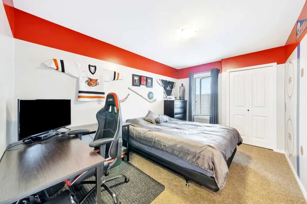 2111 56 Avenue Lloydminster AB T9V 2W2