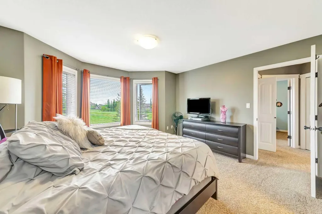 2111 56 Avenue Lloydminster AB T9V 2W2
