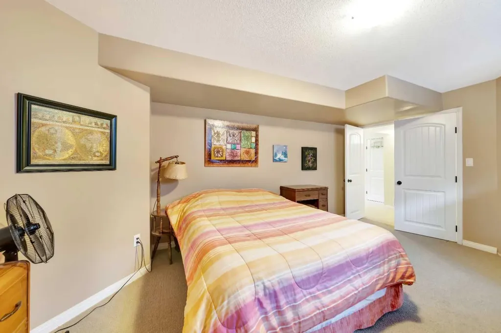 2111 56 Avenue Lloydminster AB T9V 2W2