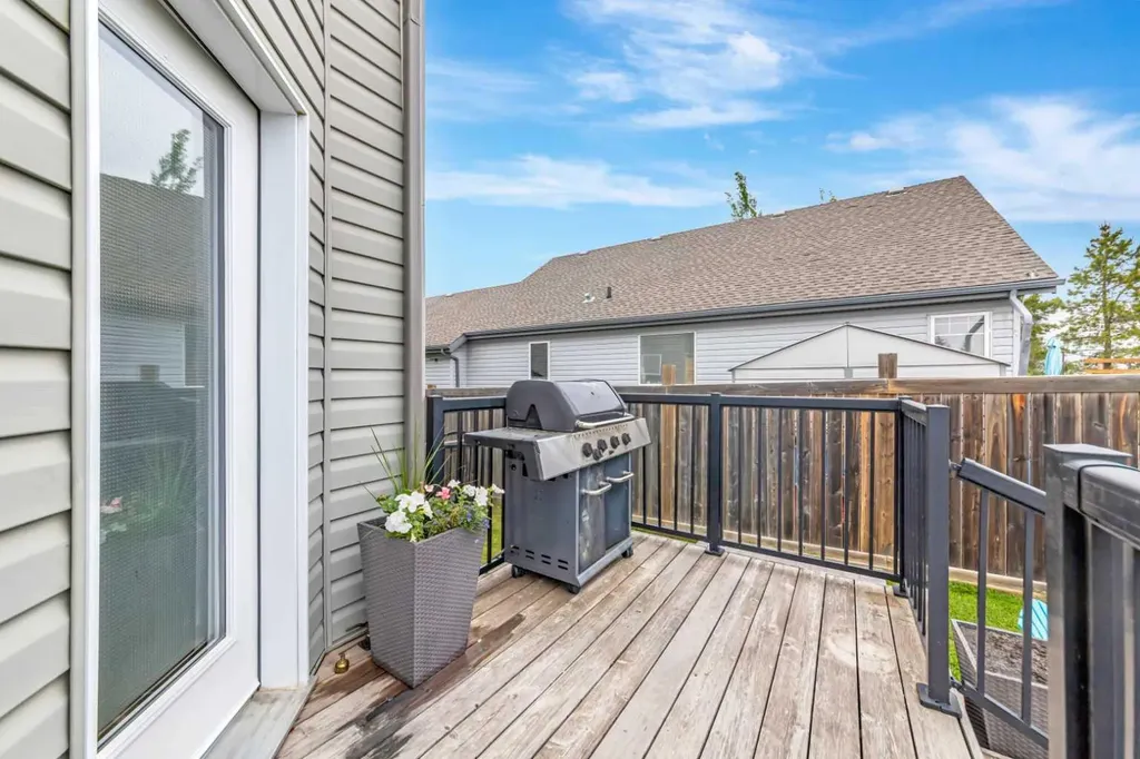 2111 56 Avenue Lloydminster AB T9V 2W2