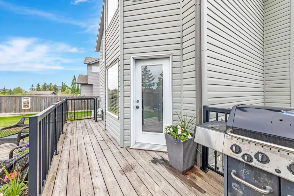 2111 56 Avenue Lloydminster AB T9V 2W2