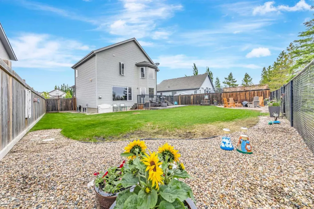2111 56 Avenue Lloydminster AB T9V 2W2